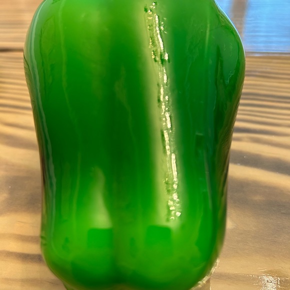 Hand blown green pepper vegetable bell pepper art glass - Picture 6 of 9